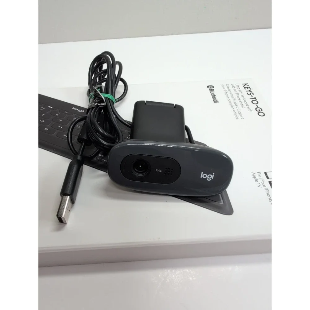 Logitech 920-006701 Keys-to-go Apple iPad, iPhone, Apple TV Portable W Camera